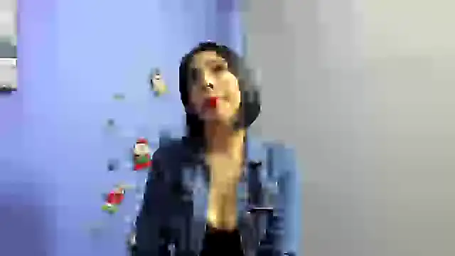 AdelleLennox cg online show from December 11, 2024, 11:08 am