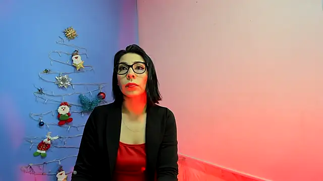 AdelleLennox cg online show from December 12, 2024, 11:18 am