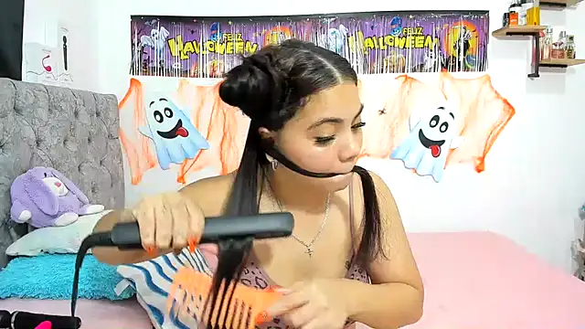 Snapshot of Alejandra_evanss chatting on October 25, 2025, 9:31 pm Alejandra evanss online show from October 25, 2025, 9:31 pm