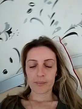 SophyGirl online show from March 18, 2026, 8:17 am