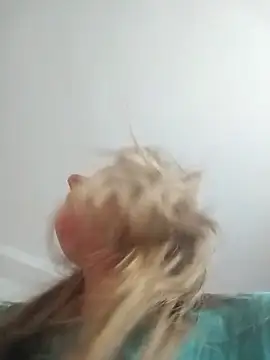 SophyGirl online show from March 21, 2026, 1:05 pm