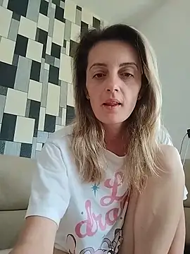 SophyGirl online show from May 31, 2026, 5:37 am