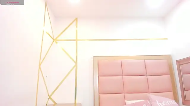 Mady-Edwards online show from December 25, 2024, 5:47 pm