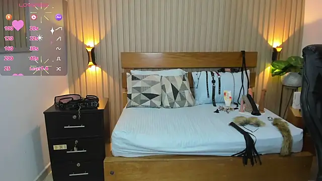 luciana ballesteros  online show from February 13, 2025, 12:21 pm