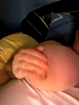 Snapshot of poussychats chatting on October 2, 2025, 8:27 pm poussychats online show from October 2, 2025, 8:27 pm