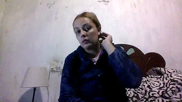 Samanthat33 online show from September 24, 2025, 3:32 am