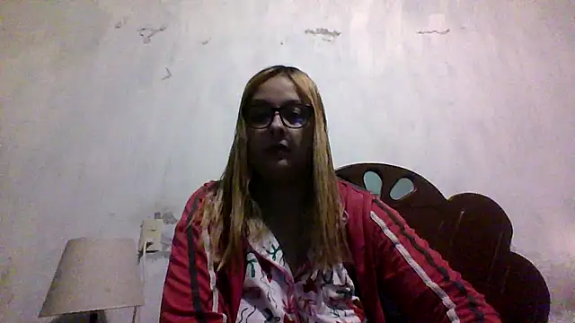 Samanthat33 online show from April 24, 2026, 3:53 am