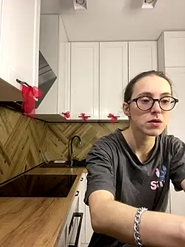 MartiniiSelenna online show from December 18, 2025, 6:52 am