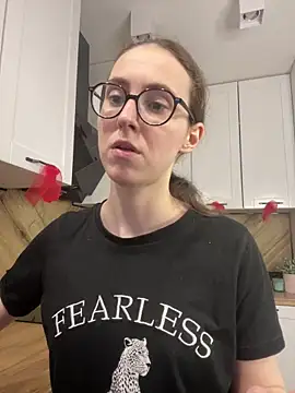 MartiniiSelenna online show from April 4, 2026, 5:49 am