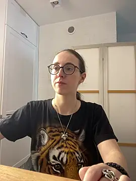 MartiniiSelenna online show from July 5, 2026, 5:47 am