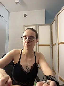 MartiniiSelenna online show from July 6, 2026, 5:59 am