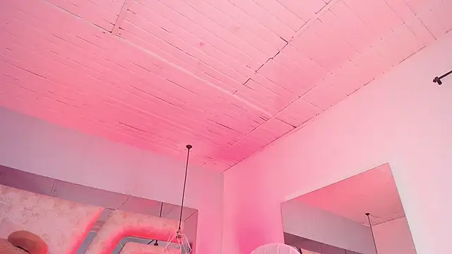 AngelineHeet online show from April 18, 2026, 3:32 am