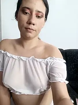 Snapshot of lovely_kitt chatting on February 6, 2025, 10:00 pm lovely kitt online show from February 6, 2025, 10:00 pm