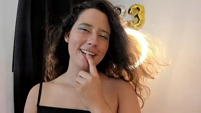 Snapshot of lovely_kitt chatting on March 5, 2025, 2:57 am lovely kitt online show from March 5, 2025, 2:57 am