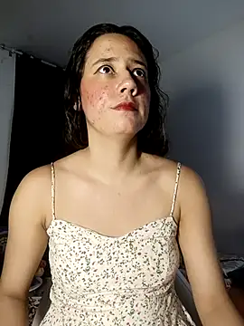 Snapshot of lovely_kitt chatting on October 19, 2025, 1:39 am lovely kitt online show from October 19, 2025, 1:39 am