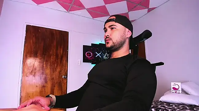 Sebas-hott online show from December 12, 2024, 2:59 am