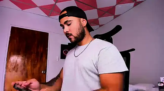 Sebas-hott online show from January 17, 2025, 3:34 am