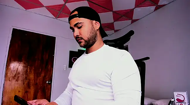 Sebas-hott online show from January 31, 2025, 3:41 am