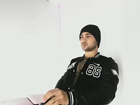 Sebas-hott online show from September 30, 2025, 10:48 pm