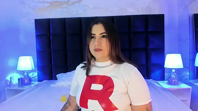 sabrinamilani online show from February 6, 2026, 7:39 pm