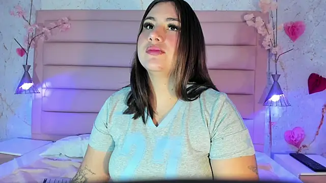 sabrinamilani online show from April 9, 2026, 3:17 am