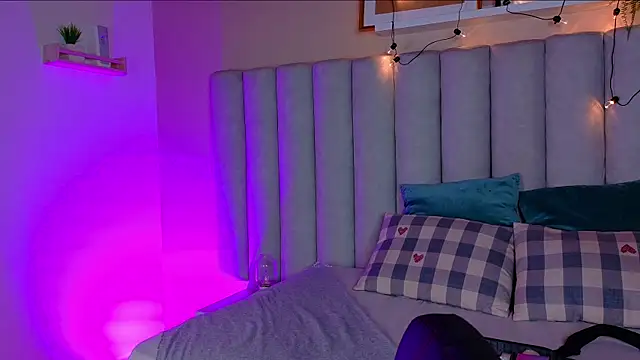 alaia-rogers online show from October 20, 2025, 11:43 am