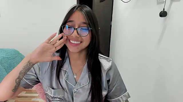 isa bellaa0 online show from February 19, 2025, 1:51 am