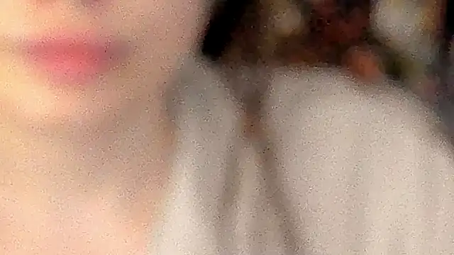 IceDanielles online show from November 16, 2025, 1:39 pm