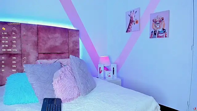 isabella whiithe online show from February 20, 2025, 5:40 pm