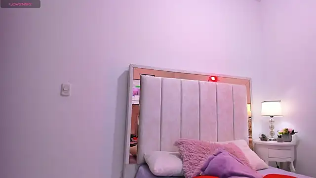 Snapshot of michelle_madson_ chatting on December 18, 2024, 1:45 pm michelle madson online show from December 18, 2024, 1:45 pm