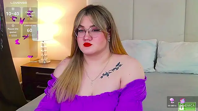 Nancy Mooree online show from September 22, 2025, 1:02 pm