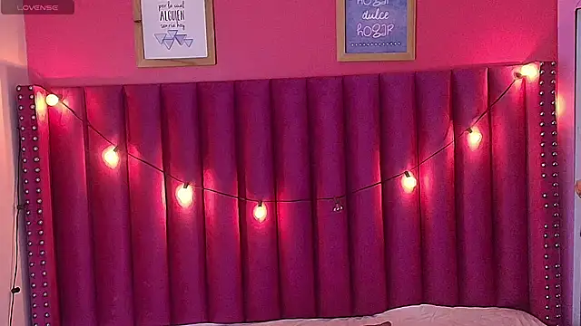 littleebonny online show from February 4, 2025, 1:06 pm