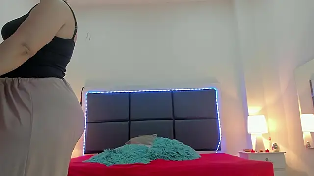 Aslhyn Gomez online show from November 6, 2025, 9:48 pm