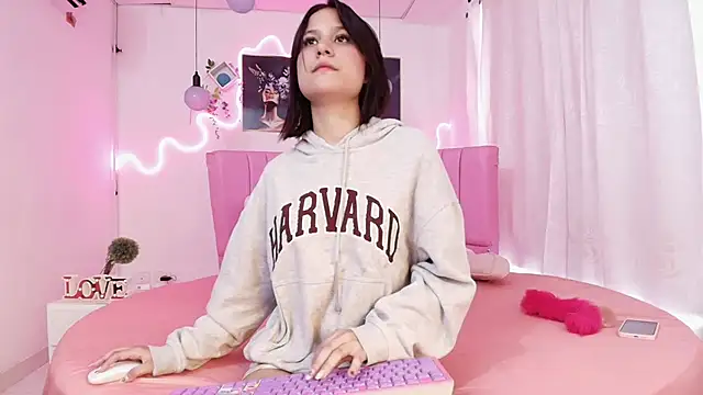 Azul horney online show from February 6, 2025, 8:34 pm