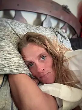 vixendoll87 online show from March 3, 2025, 3:09 pm