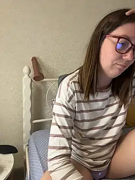 Snapshot of BeatriceTender chatting on May 4, 2026, 6:04 pm BeatriceTender online show from May 4, 2026, 6:04 pm