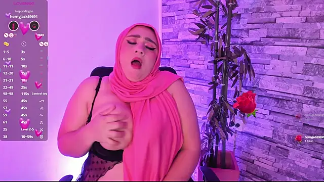 Snapshot of HijabiMilf chatting on September 15, 2025, 12:16 pm HijabiMilf online show from September 15, 2025, 12:16 pm