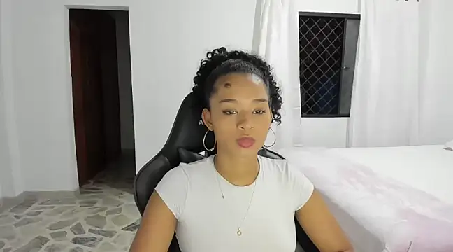 avellanatammy online show from December 15, 2024, 12:07 am