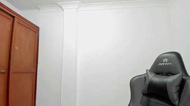 avellanatammy online show from September 18, 2025, 9:06 pm