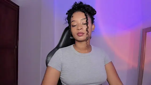 Snapshot of avellanatammy chatting on February 24, 2026, 7:56 pm avellanatammy online show from February 24, 2026, 7:56 pm