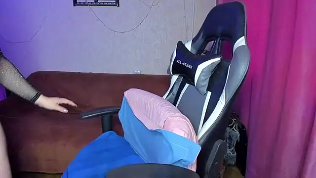 Snapshot of Milafoxxxy chatting on September 18, 2025, 8:16 am Milafoxxxy online show from September 18, 2025, 8:16 am