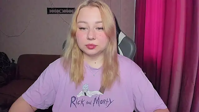 Milafoxxxy online show from November 5, 2025, 8:36 am