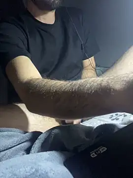 giorgakaci69 online show from November 26, 2025, 10:44 pm