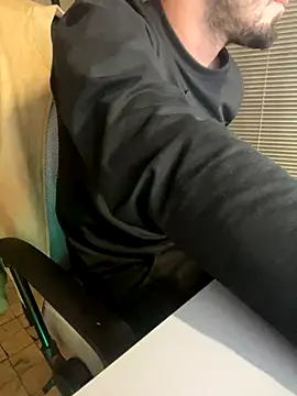 giorgakaci69 online show from November 27, 2025, 3:14 pm