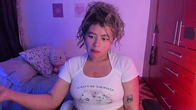 StephaniFox online show from October 13, 2025, 12:43 am