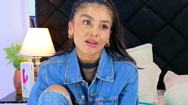 Holly Brensonexx  online show from September 27, 2025, 2:16 am