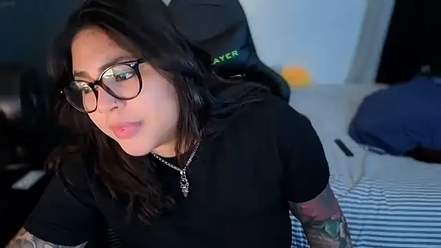Snapshot of miacanela_xo chatting on April 22, 2026, 1:41 am miacanela xo online show from April 22, 2026, 1:41 am