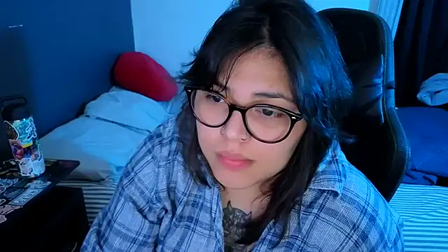 Snapshot of miacanela_xo chatting on May 2, 2026, 3:22 am miacanela xo online show from May 2, 2026, 3:22 am