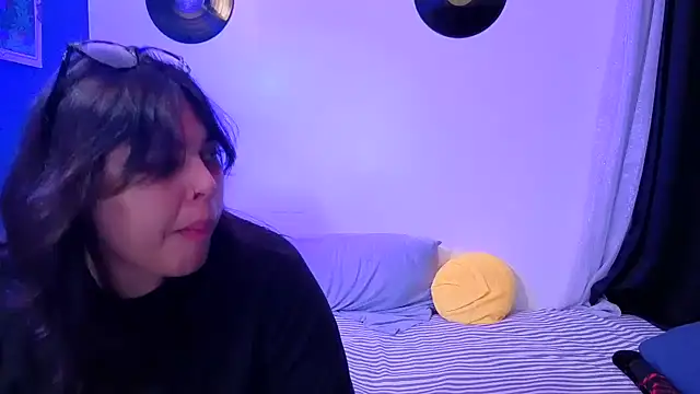 Snapshot of miacanela_xo chatting on May 21, 2026, 3:02 am miacanela xo online show from May 21, 2026, 3:02 am