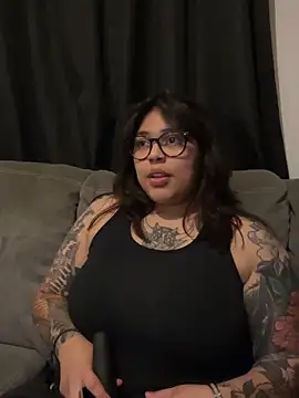 Snapshot of miacanela_xo chatting on June 1, 2026, 2:24 am miacanela xo online show from June 1, 2026, 2:24 am